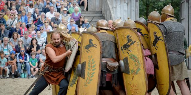 Romeinse Demonstratie Arena.jpg